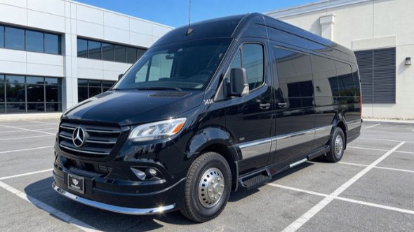 10 passenger sprinter van green bay