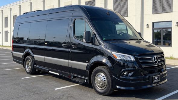 green bay airport sprinter van service